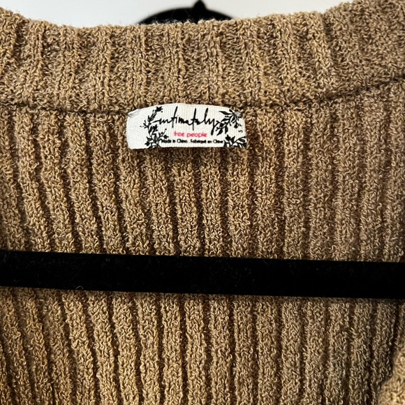 Colby Crop Vest - Picture 2 of 3